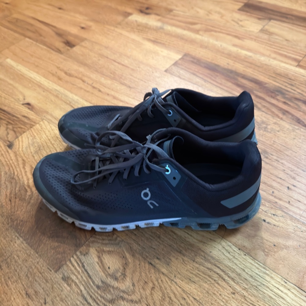 On cloud men’s shoes